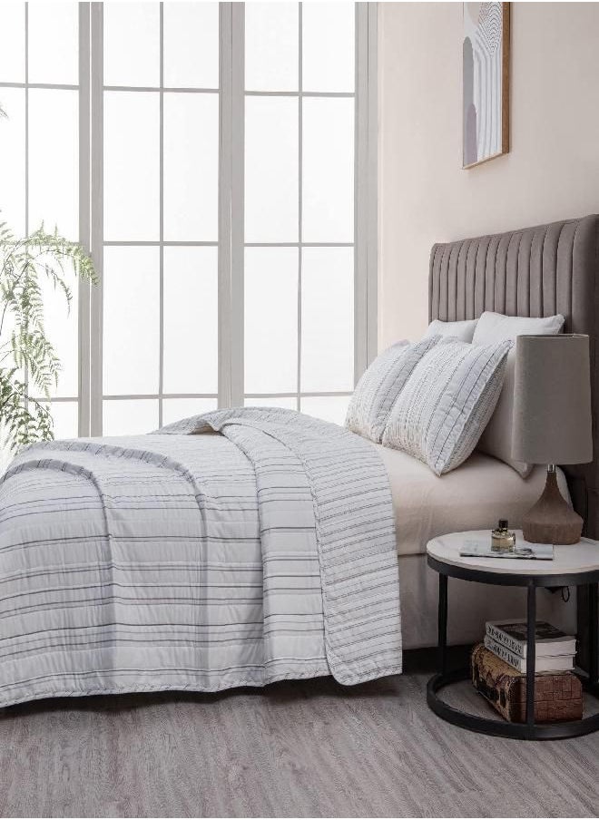 Great Bay Home 3-Piece Reversible Quilt Set with Shams. All-Season Bedspread with Striped Pattern. Katelyn Collection (King, Grey)