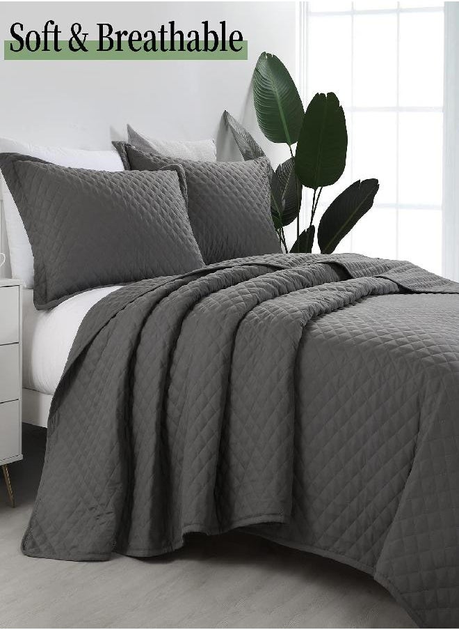 HOMBYS 3 Piece Oversized King Quilt Set Bedspread 120x132 Reversible Lightweight Coverlet Alaskan King Summer Comforter Set (Alaskan King 120x132, Grey)