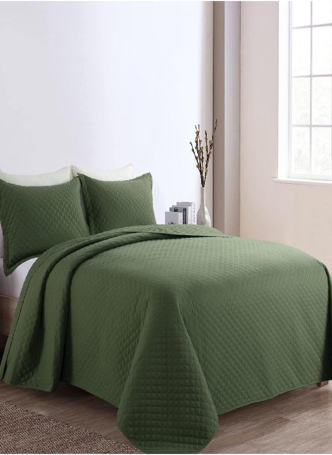 HOMBYS 3 Piece Oversized King Quilt Set Bedspread 120x132 Reversible Lightweight Coverlet Alaskan King Summer Comforter Set (Alaskan King 120x132, Green)