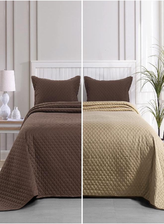 HOMBYS 3 Piece Oversized King Quilt Set Bedspread 128x120 Reversible Lightweight Coverlet Summer Comforter Set (Super King Plus(128x120), Beige Brown)