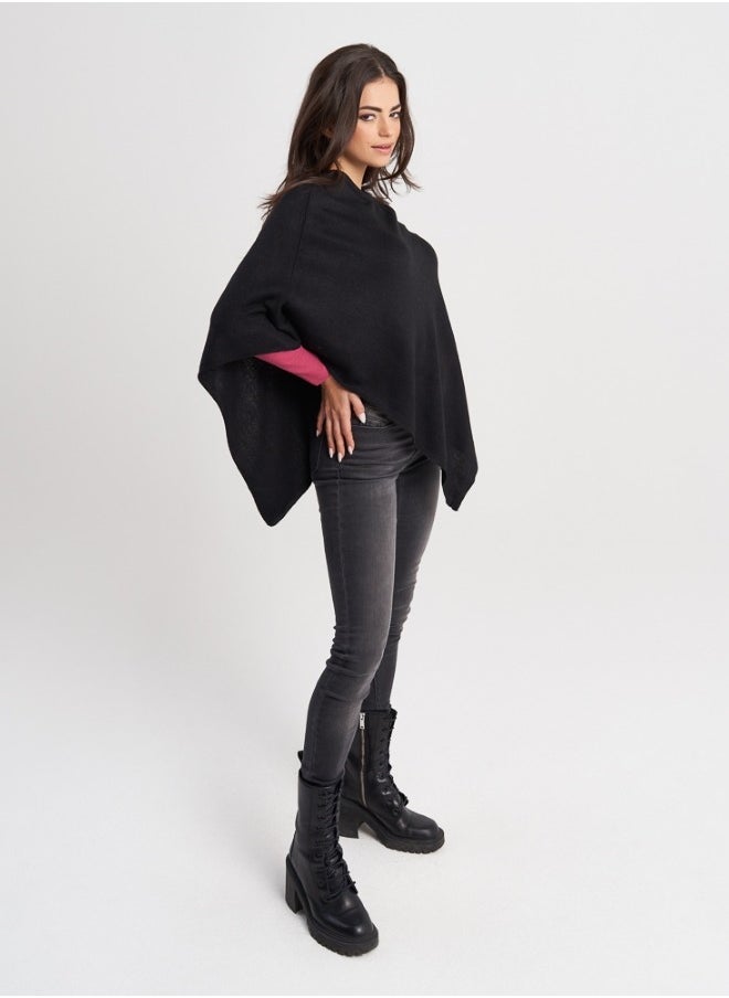 Chic Black Poncho for Casual Wear