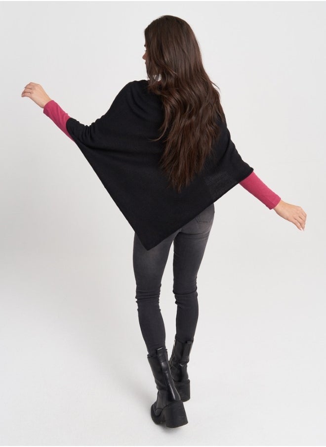 Chic Black Poncho for Casual Wear