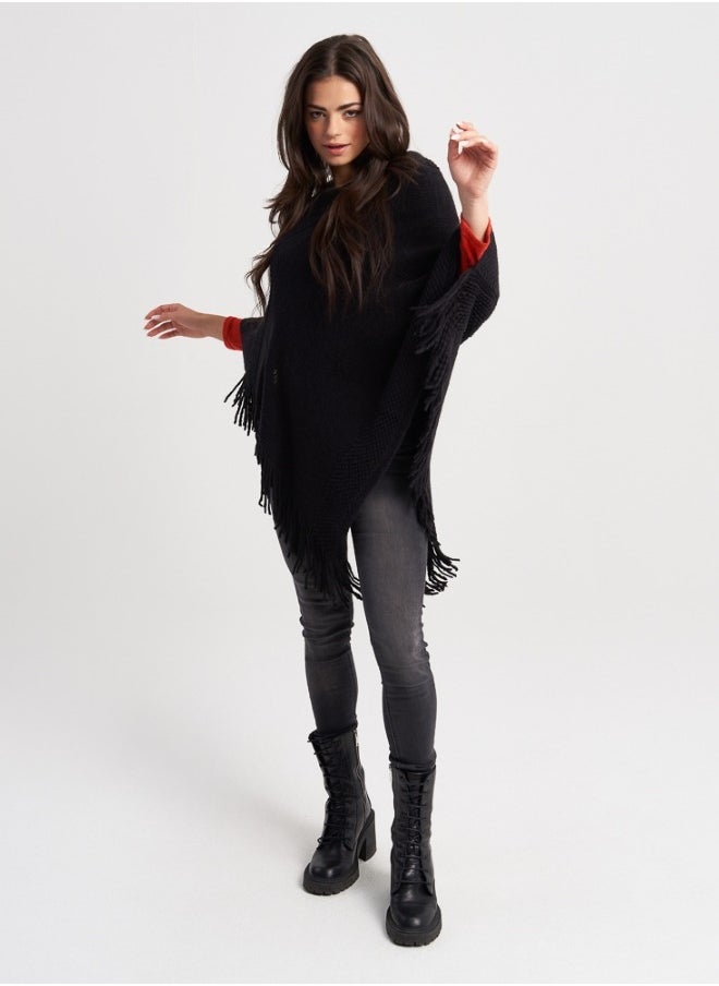 Chic Black Knitted Poncho with Fringes - Modern and Versatile