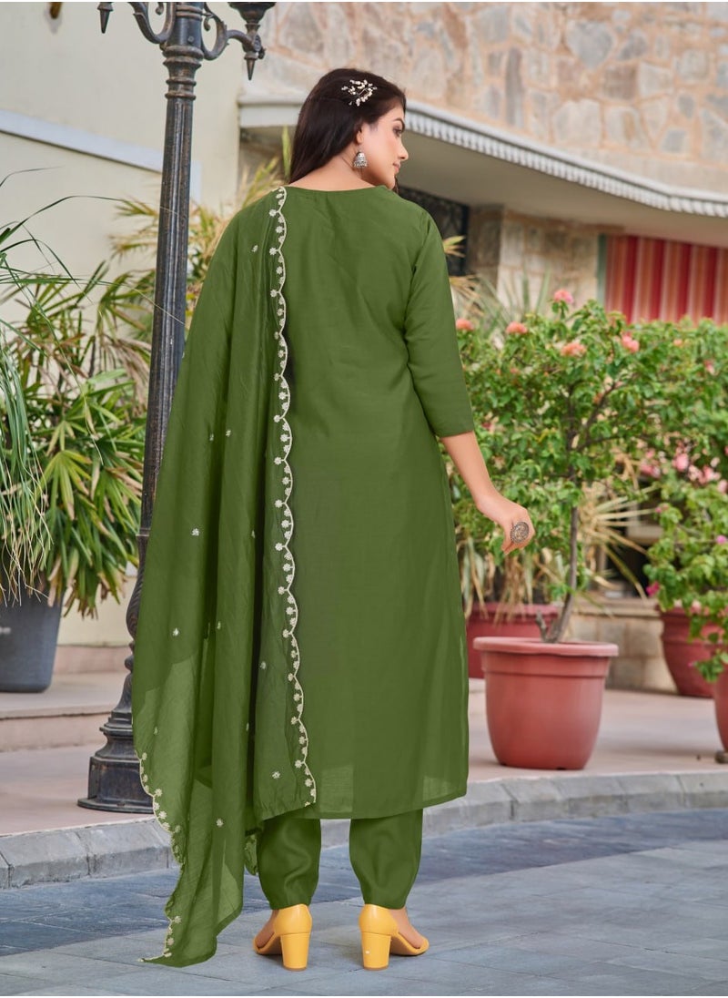 Women Chanderi Green Kurta with Pant and heavy embroidery Dupatta Set