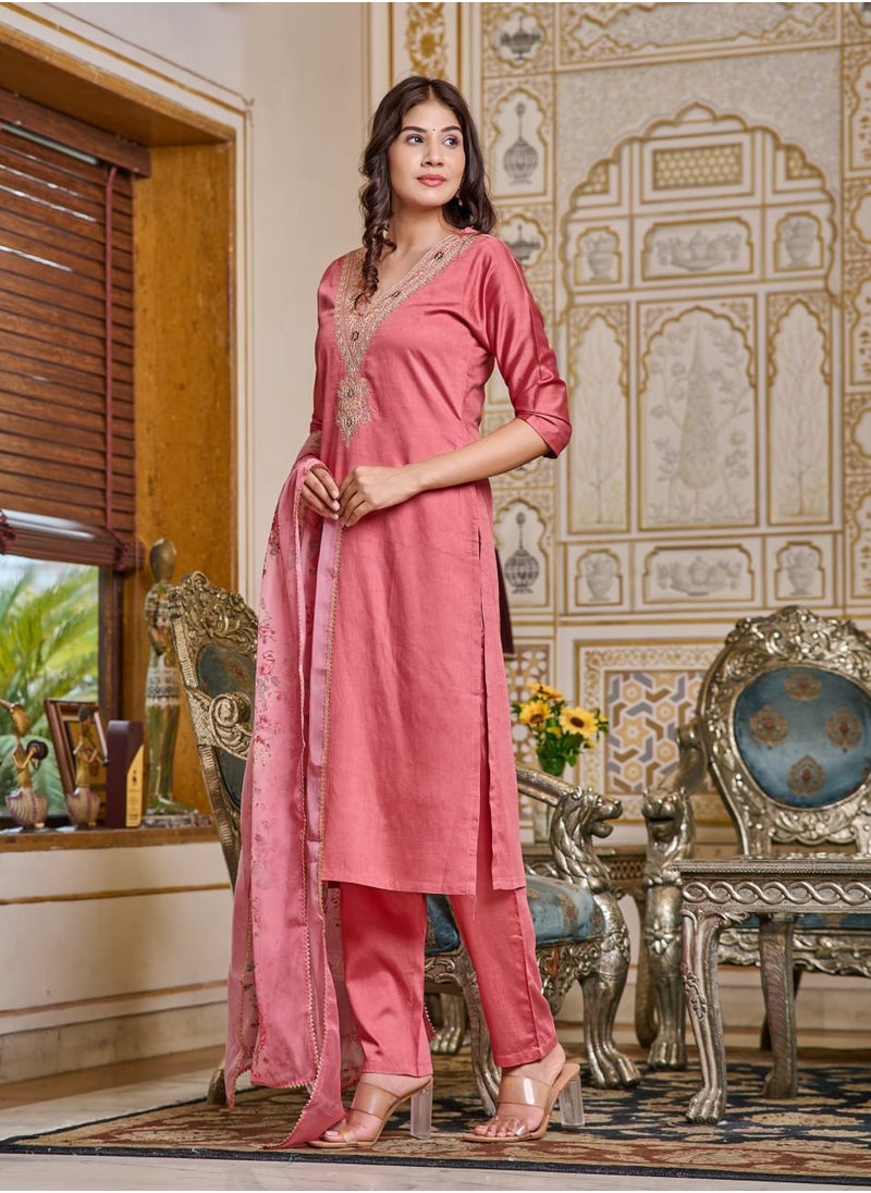 Women Embroidered Chanderi Light Pink Kurta with Pant and Dupatta Set