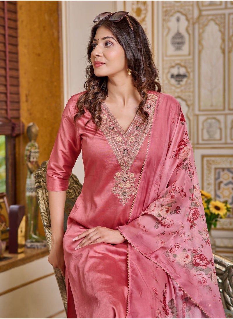 Women Embroidered Chanderi Light Pink Kurta with Pant and Dupatta Set