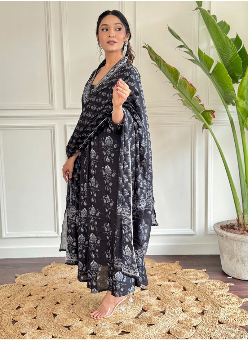 Women's Cotton printed straight kurta with pant and dupatta sets