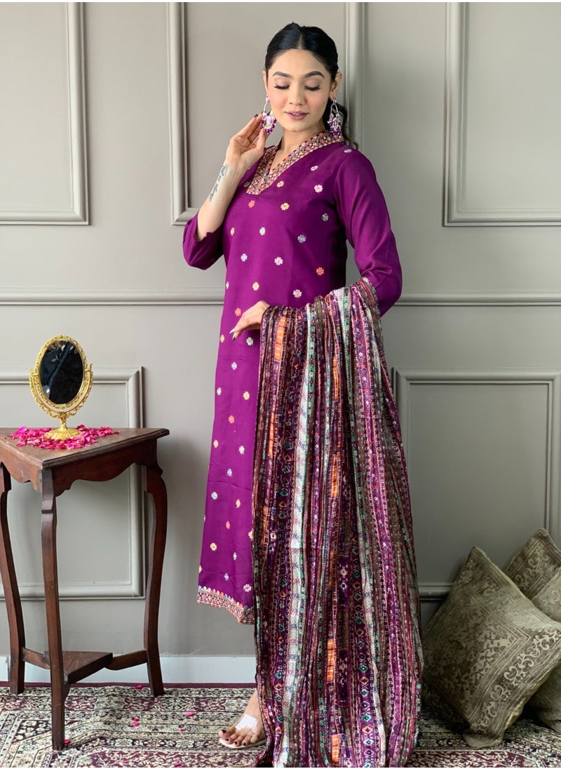 Women Viscose Chanderi M Kurta with pant and heavy embroidery dupatta set