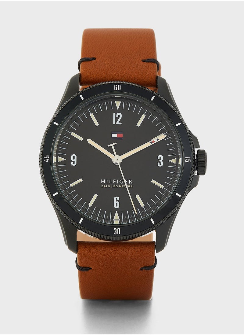 Maverick Round Analog Watch