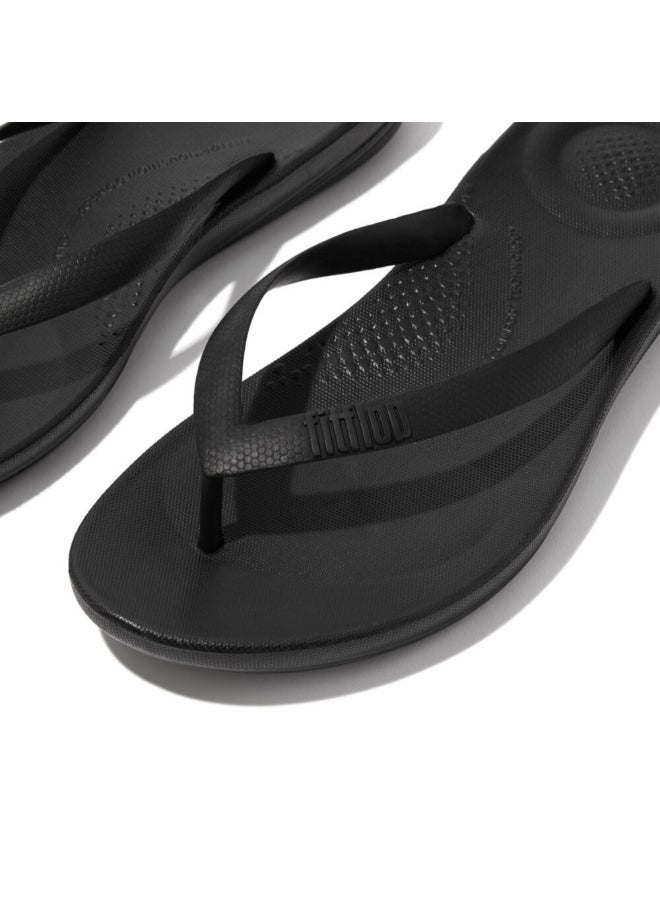 049-817 Fitflop Men Sandals Iqushion Ergonomic Flipflops - Black J80-001