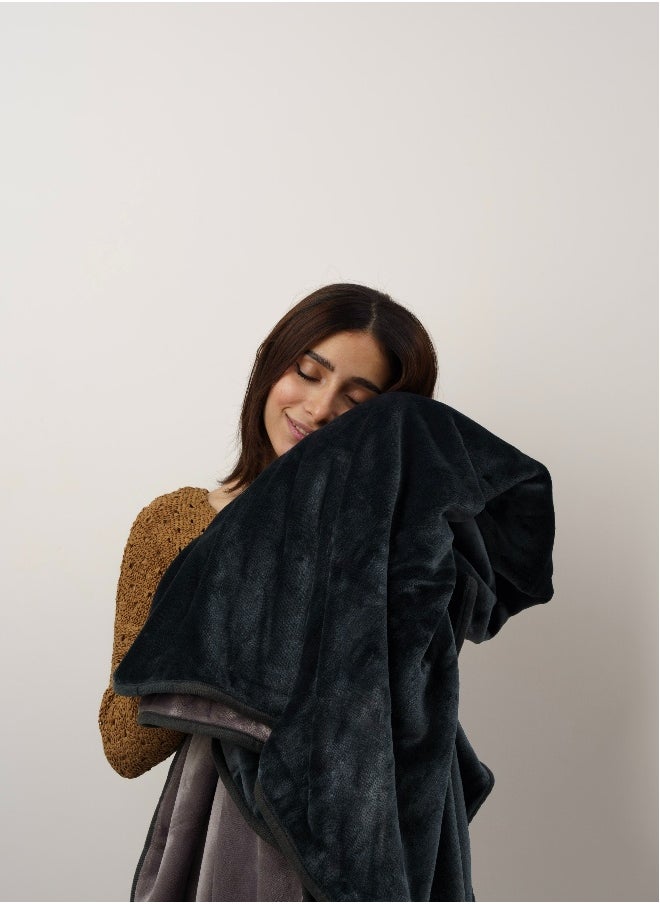 Neyam 100% polyester winter blanket. Size 200X150 - Soft and comfortable velvet blanket, dual colours. In grey