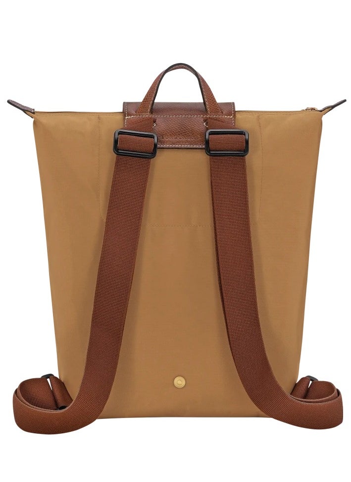 The original folding M backpack canvas