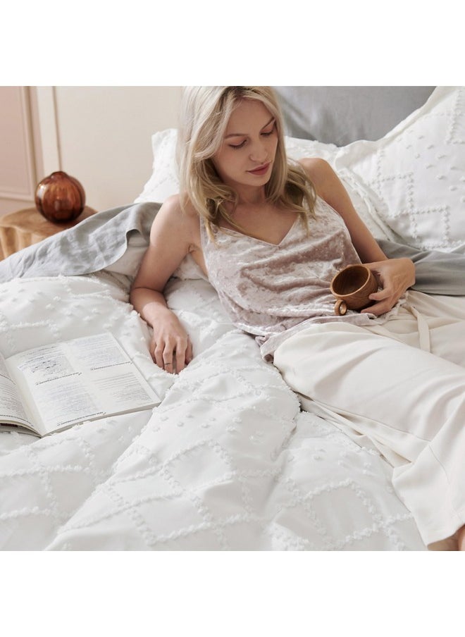 Bedsure Boho Duvet Cover Queen - Boho Bedding, Tufted Queen Duvet Cover for All Seasons, 3 Pieces Embroidery Shabby Chic Home Bedding Duvet Cover (Dark Green, Queen, 90x90)