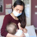 ایمنی شیردهی کودک در مادران مبتلا به SARS-CoV-2 یا با سابقه ابتلا به آن