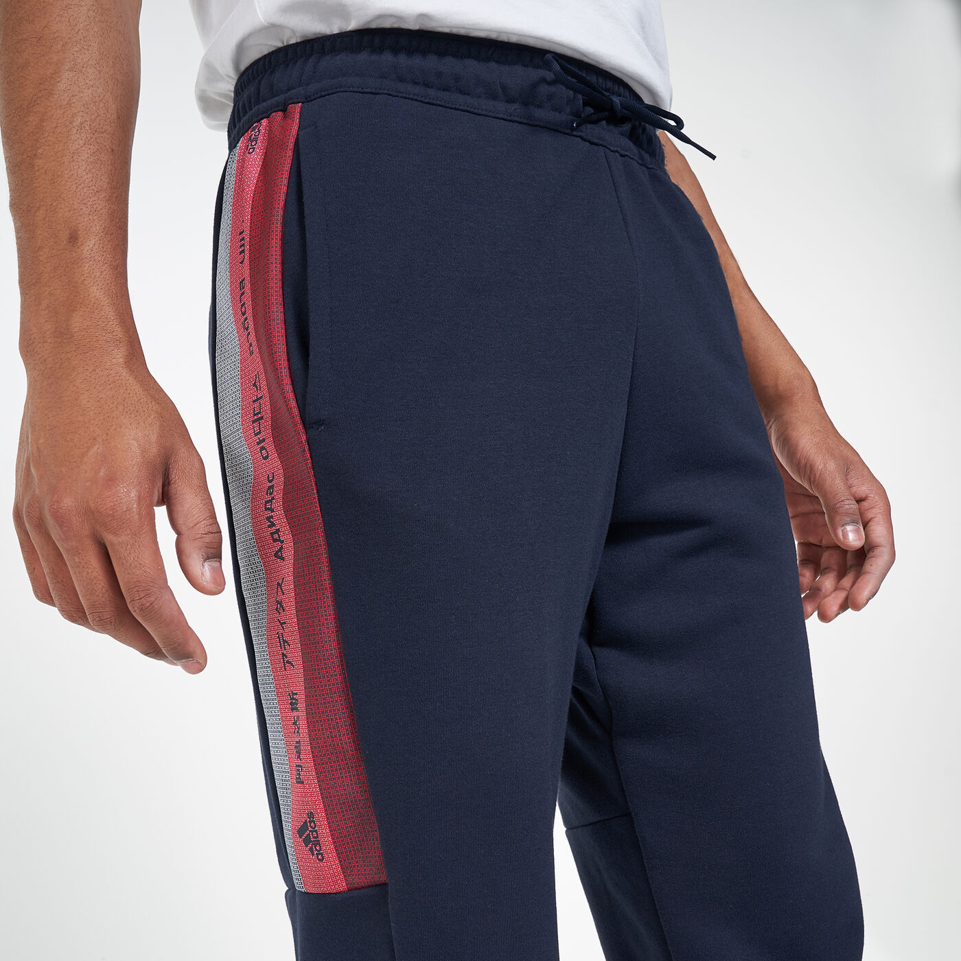 Men's Must Haves Graphic Sweatpants