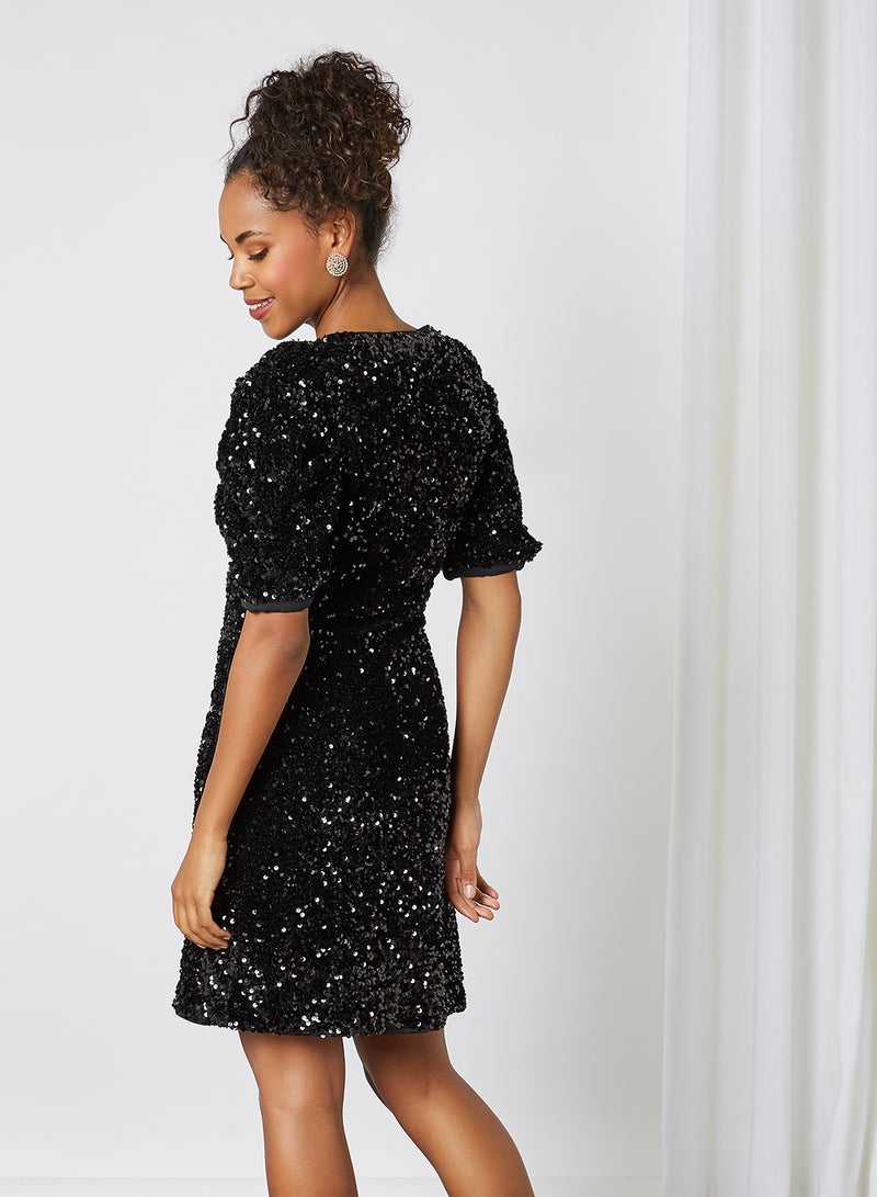 Short Sleeve Sequella Wrap Dress Black