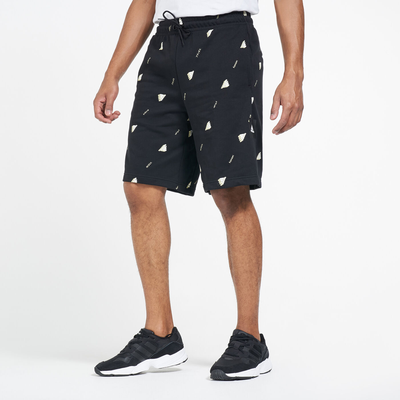 Men's Must Haves Graphics Shorts