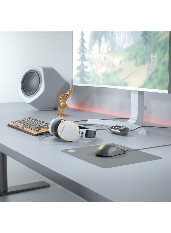 Arctis Pro + GameDAC Wired Gaming Headset - Certified Hi-Res Audio - Dedicated DAC and Amp - for PS5/PS4 and PC - White