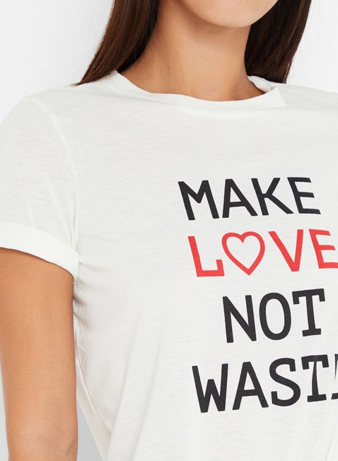 Contrast Texts Printed T-Shirt Snow White