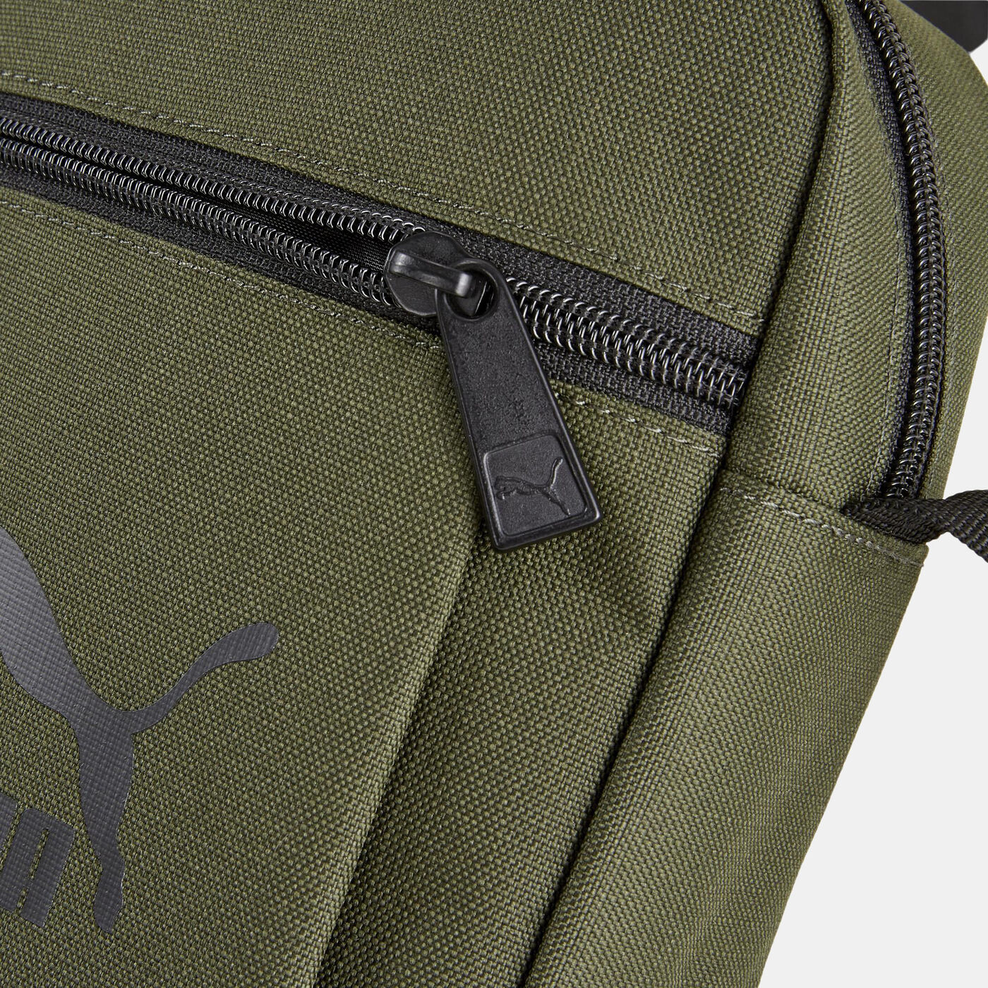 Classics Archive Compact Portable Bag