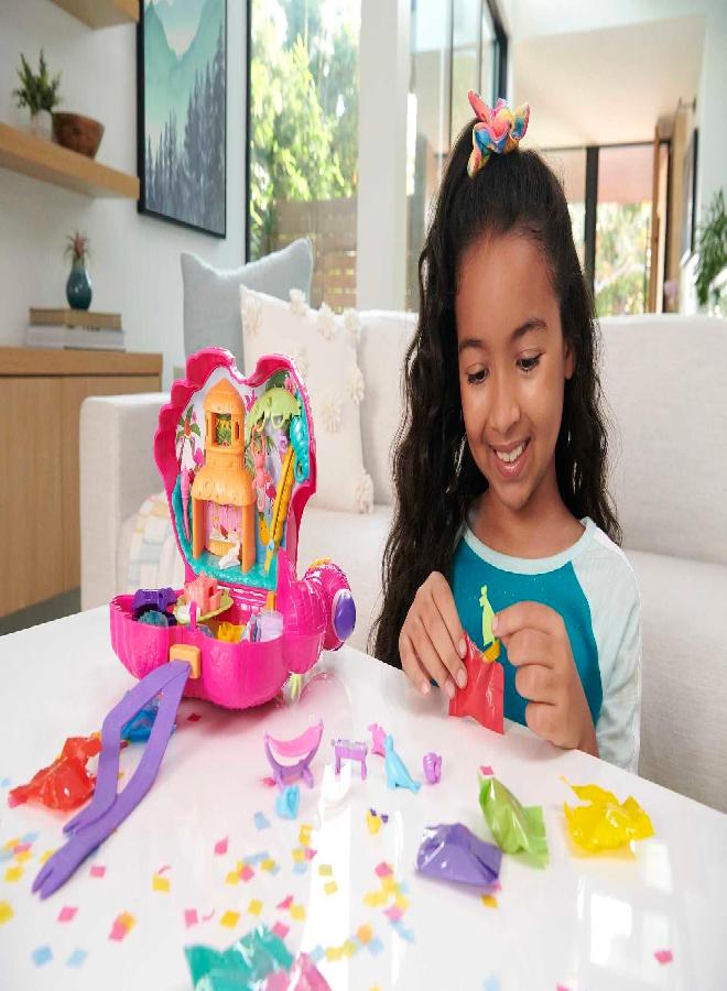 Polly Pocket Travel Toy, Flamingo Party Playset with 2 Micro Dolls and 26 Surprise Accessories, Animal Toy Compact