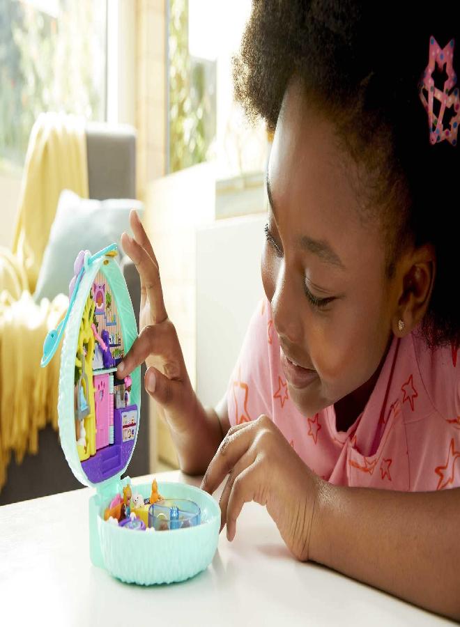 Polly Pocket Compact Playset, Hedgehog Cafe with 2 Micro Dolls & Accessories, Travel Toys with Surprise Reveals