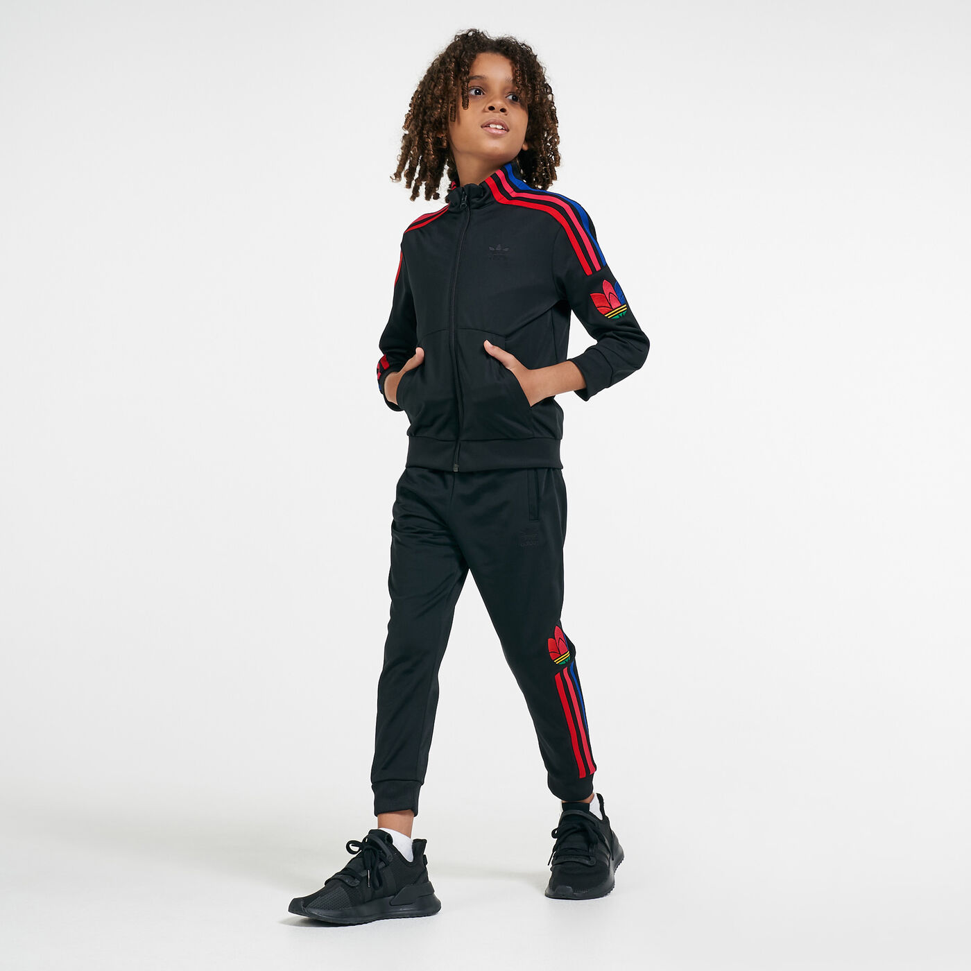 Kids' Adicolor 3D Trefoil Track Pants (Older Kids)