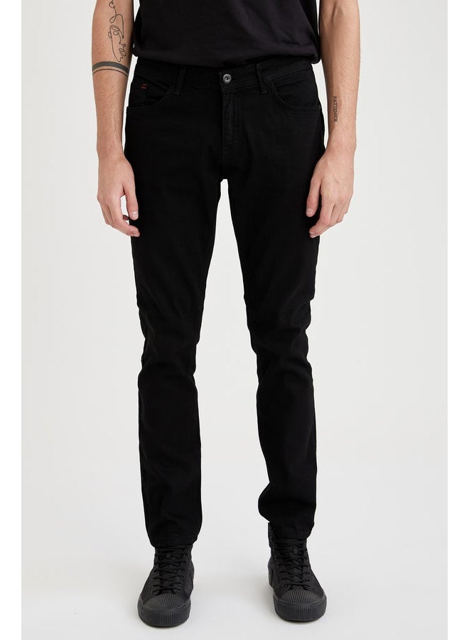 Pedro Slim Fit Mid-Rise Jeans Black