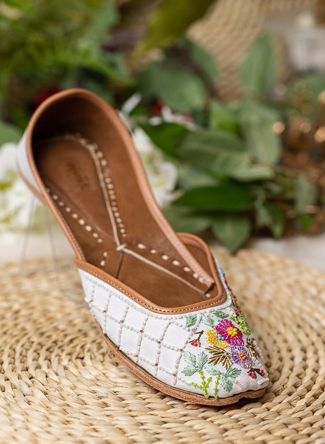 Women White And Pink Floral Embellished Mojaris