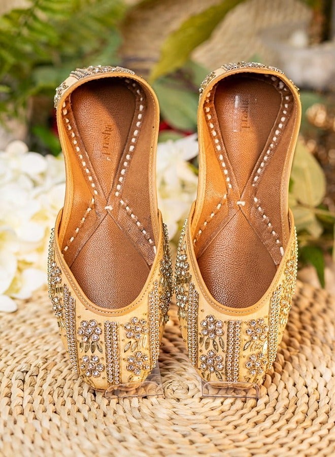 Women Golden Embellished Mojaris