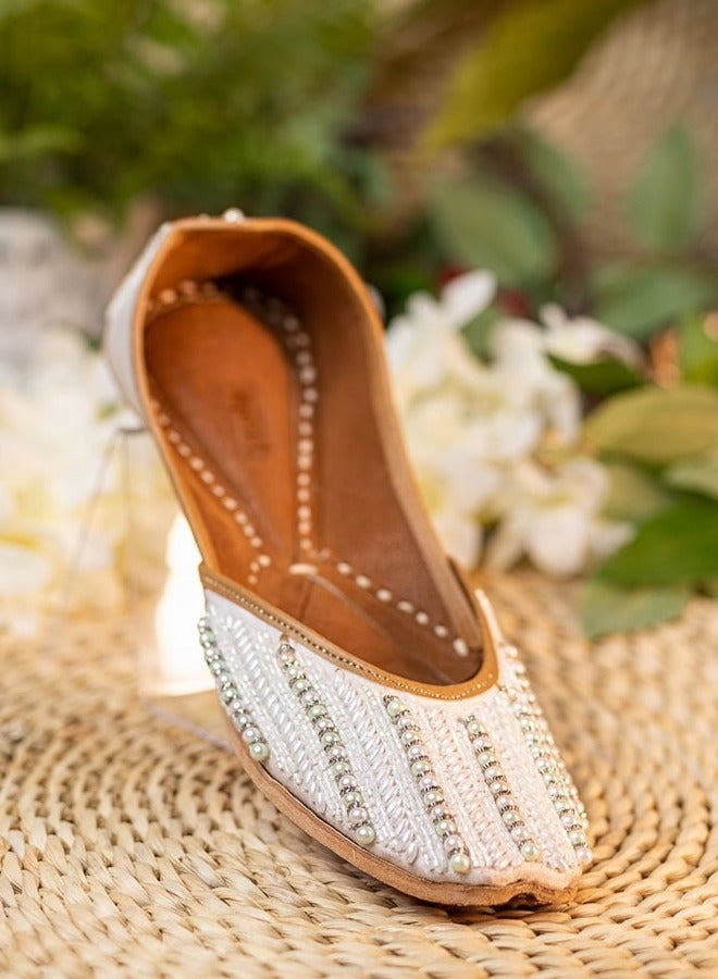 Women White Pearl Embellished Mojaris