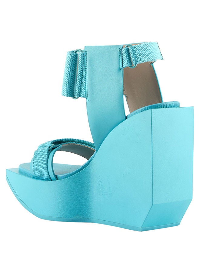 Lightweight Trend Setter Wedge Sandals