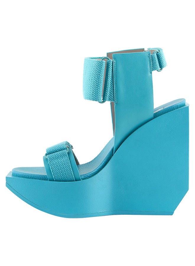 Lightweight Trend Setter Wedge Sandals