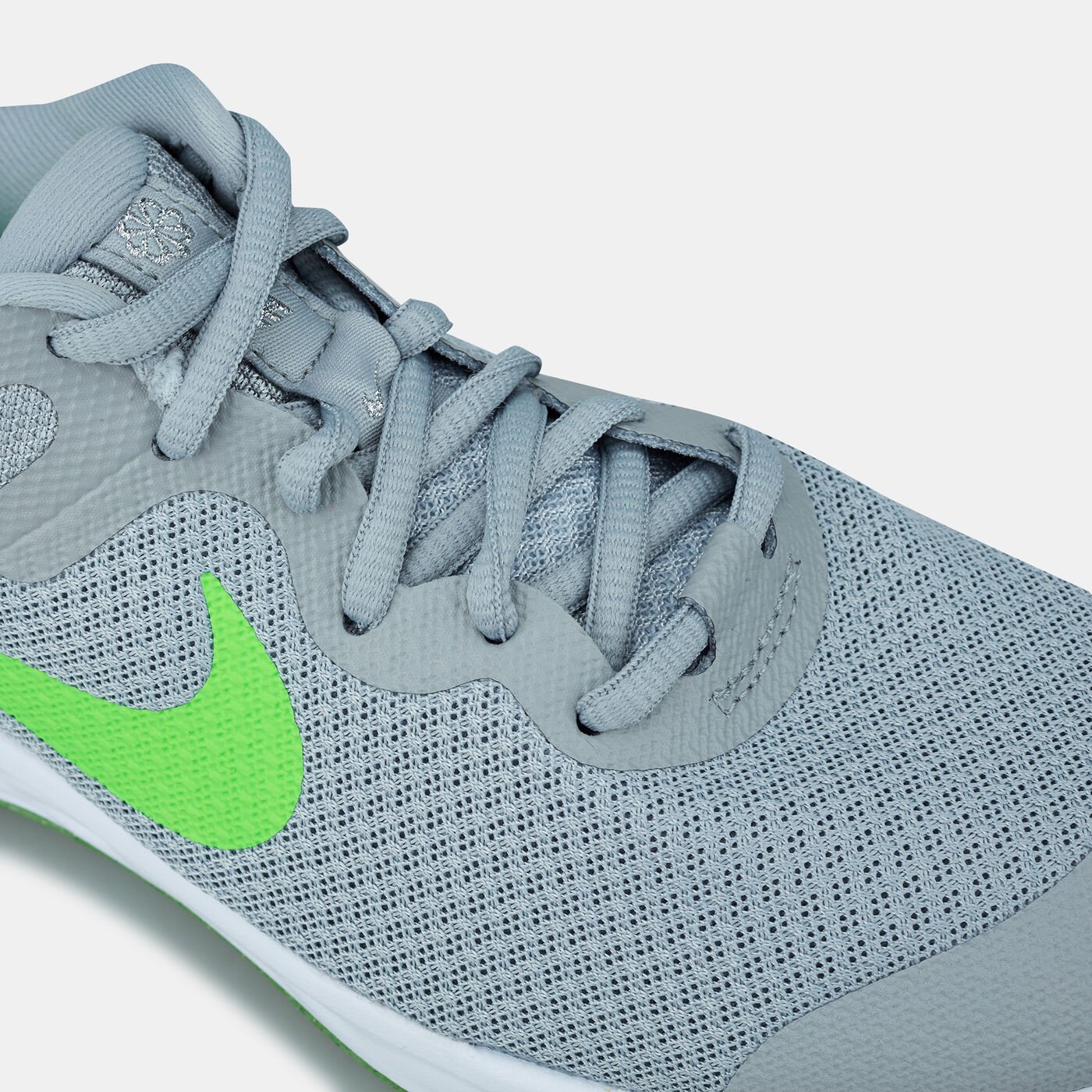 Kids' Revolution 6 Shoe (Older Kids)