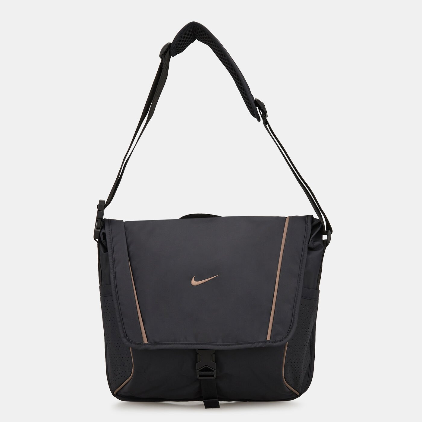 Sportswear Essentials Messenger Bag (15L)