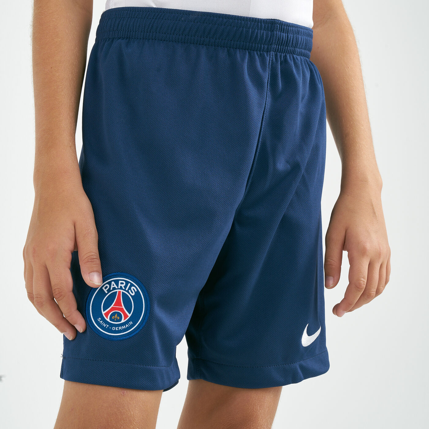 Kids' Paris Saint-Germain Breathe Stadium Home Shorts (Older kids)