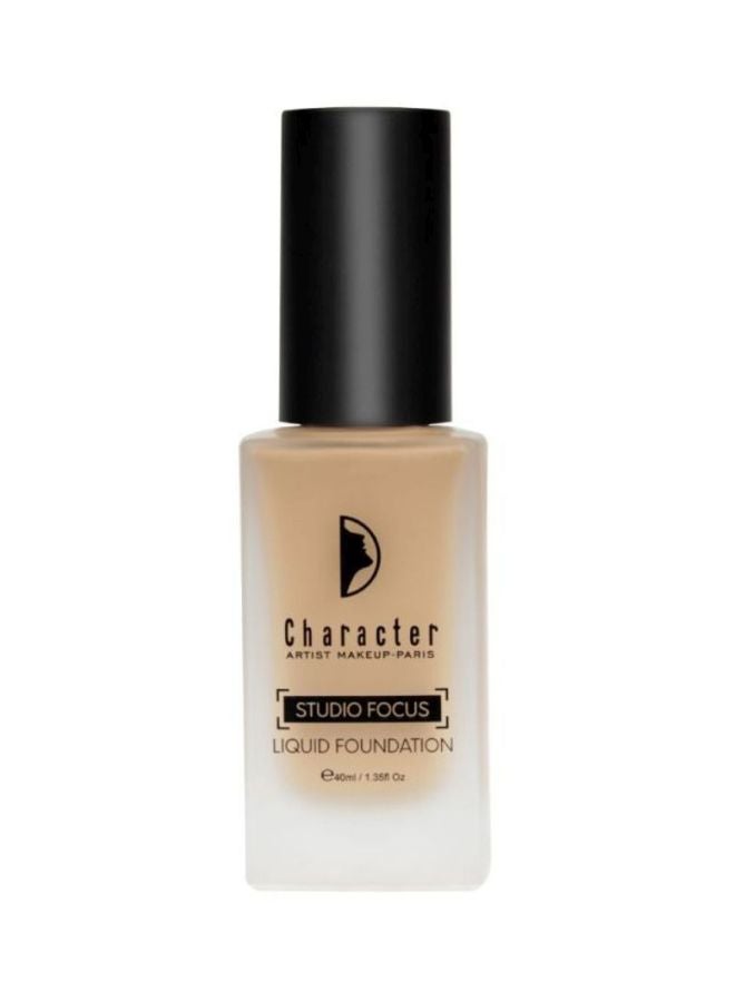 Studio Focus Liquid Foundation Cardamom