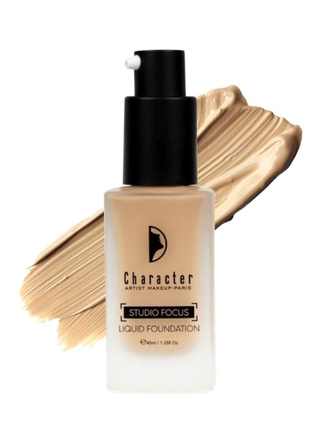 Studio Focus Liquid Foundation Cardamom