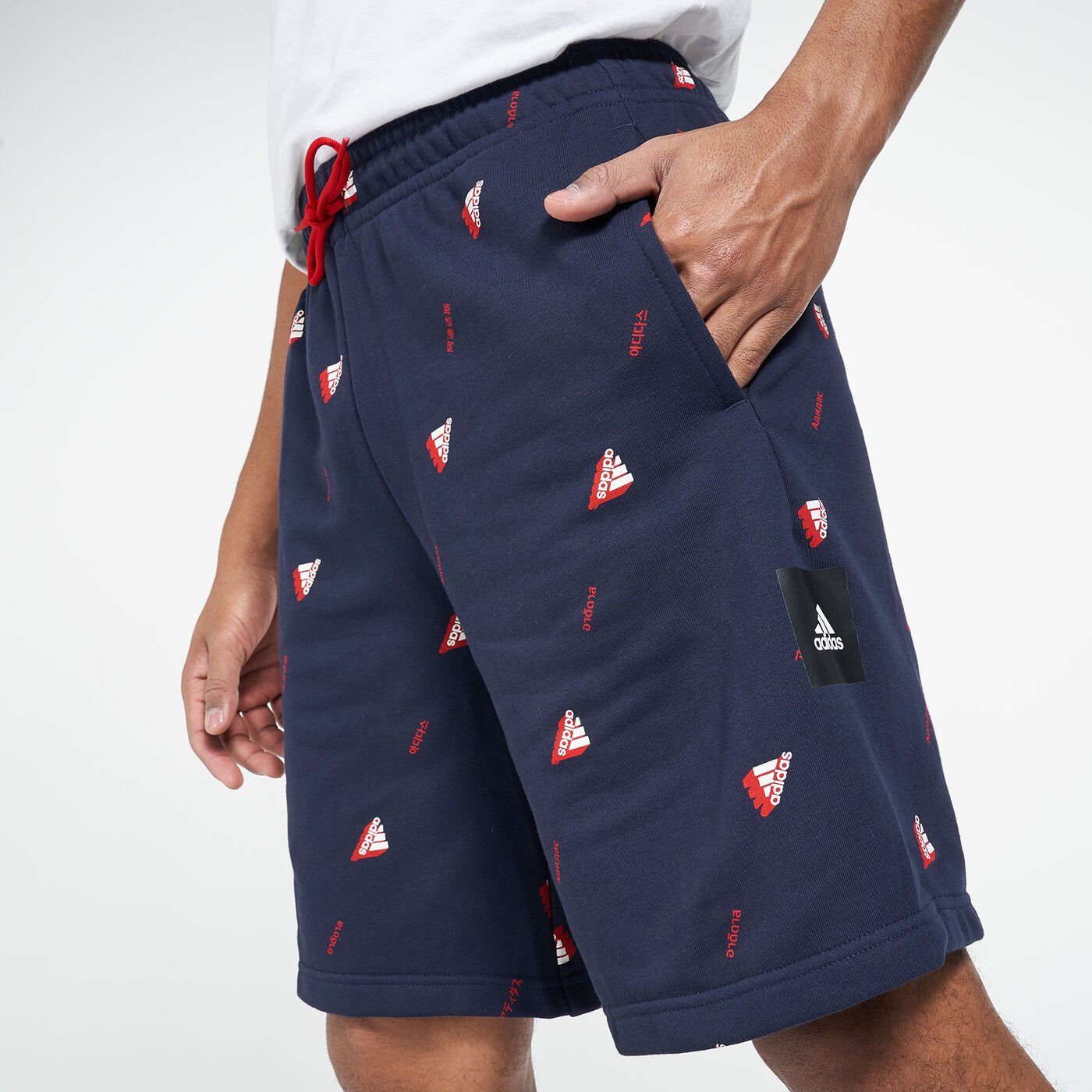 Men's Must Haves Graphics Shorts