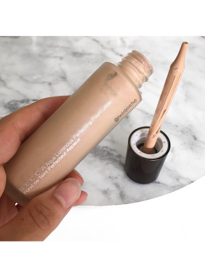 Aqua Luminous Perfecting Foundation Porcelain