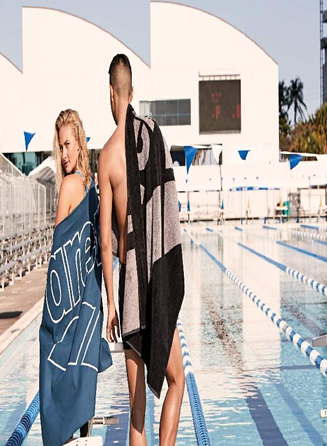 Arena Pool Soft Towel, Royal / White