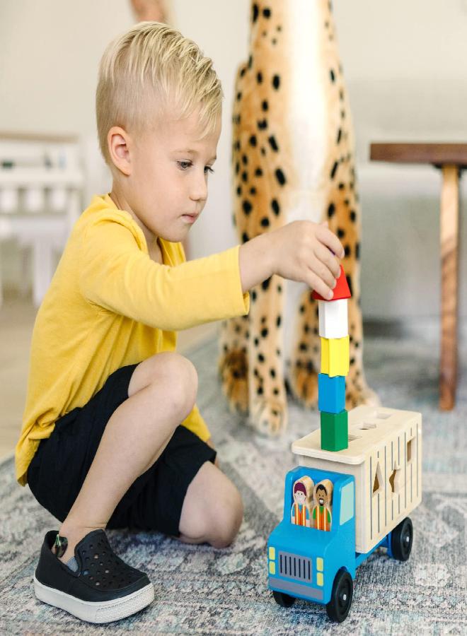 Melissa & Doug Shape-Sorting Wooden Dump Truck Toy With 9 Colorful Shapes and 2 Play Figures - Vehicle /Shape Sorter Toys For Toddlers Ages 2+