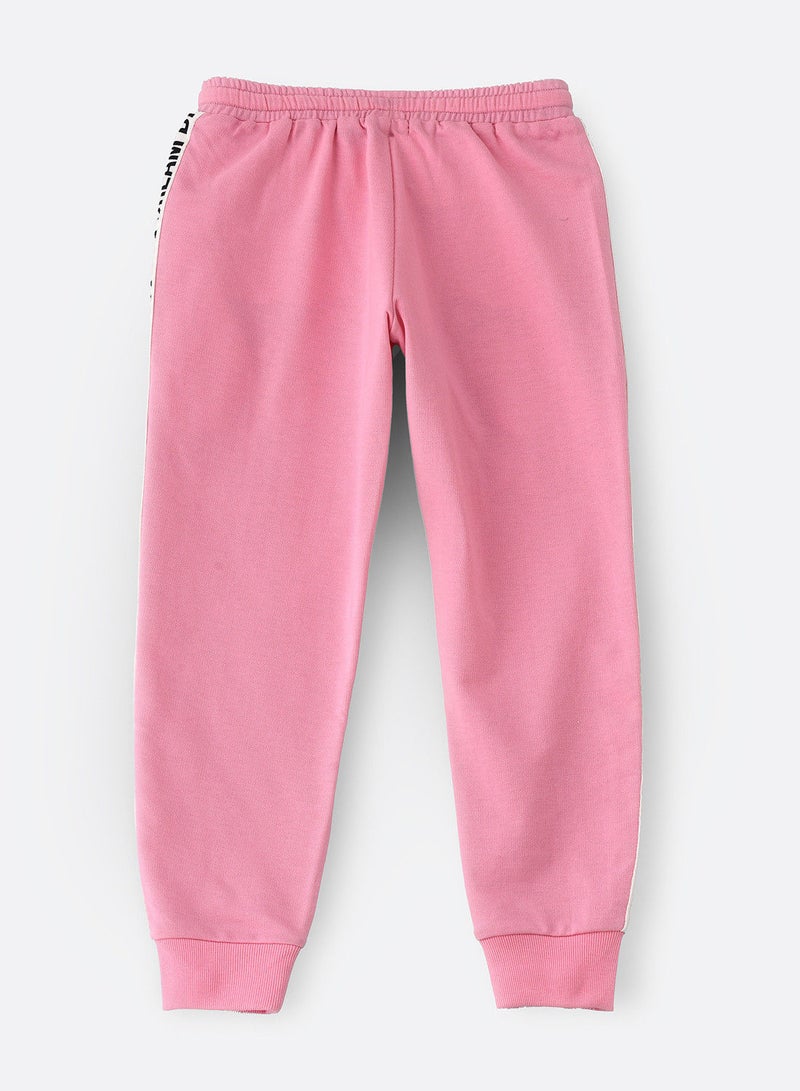 Knit jogger with tape at side seam