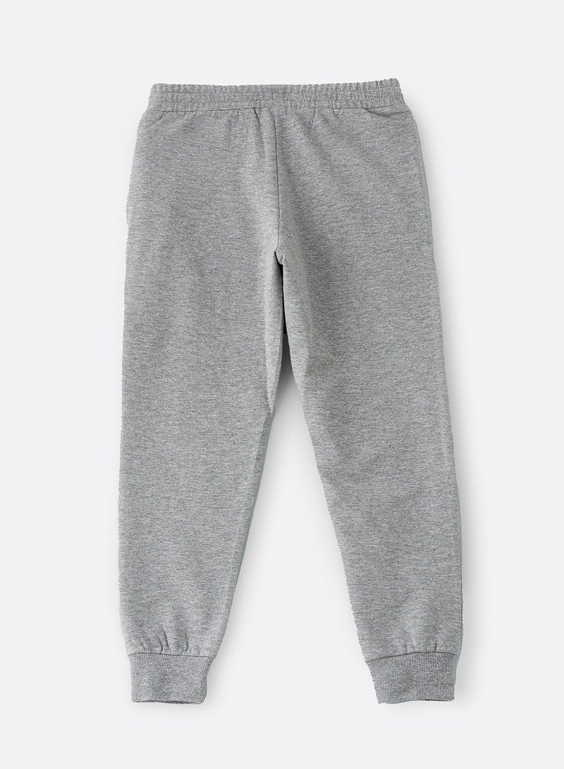 Knit jogger with contrast fabric at knee