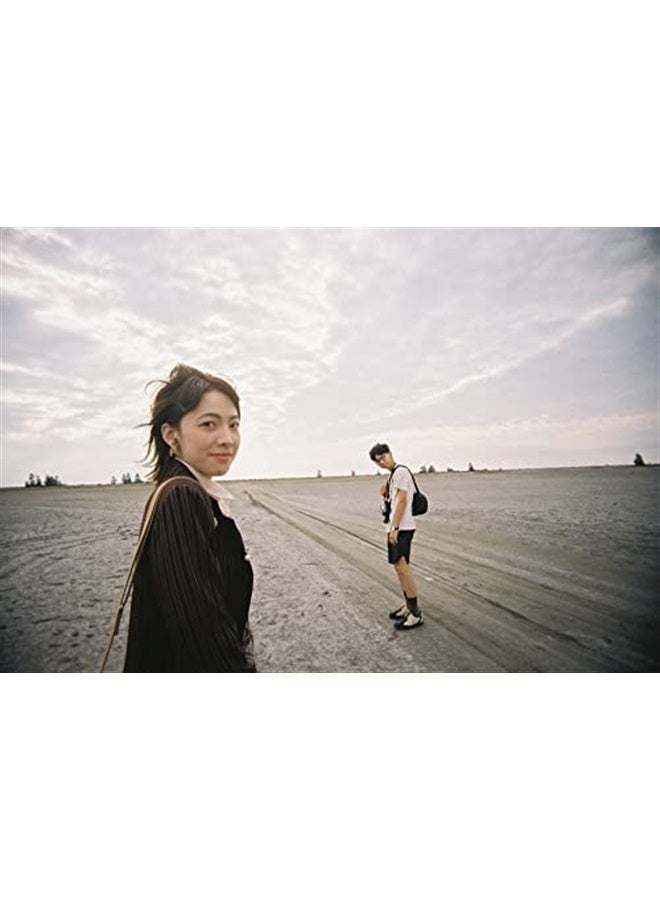 Ultra Wide and Slim 35mm Reusable Daylight Film Camera - 22mm Wide Lens, Focus Free, Light Weight, Easy to Use (Olive)