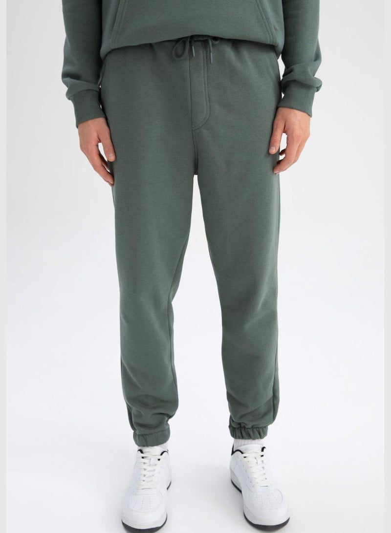 Man Regular Fit Knitted Knitted Trousers