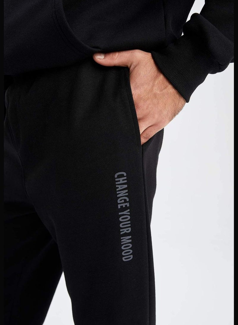 Man Knitted Jogger