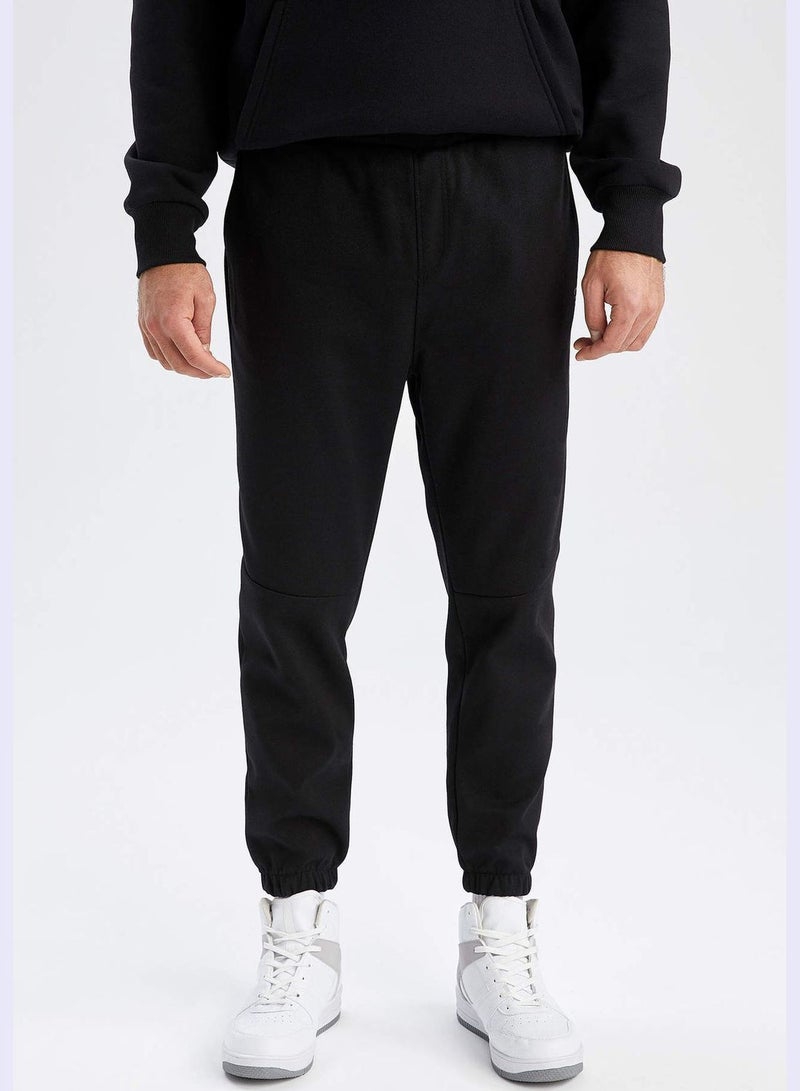 Man Knitted Jogger