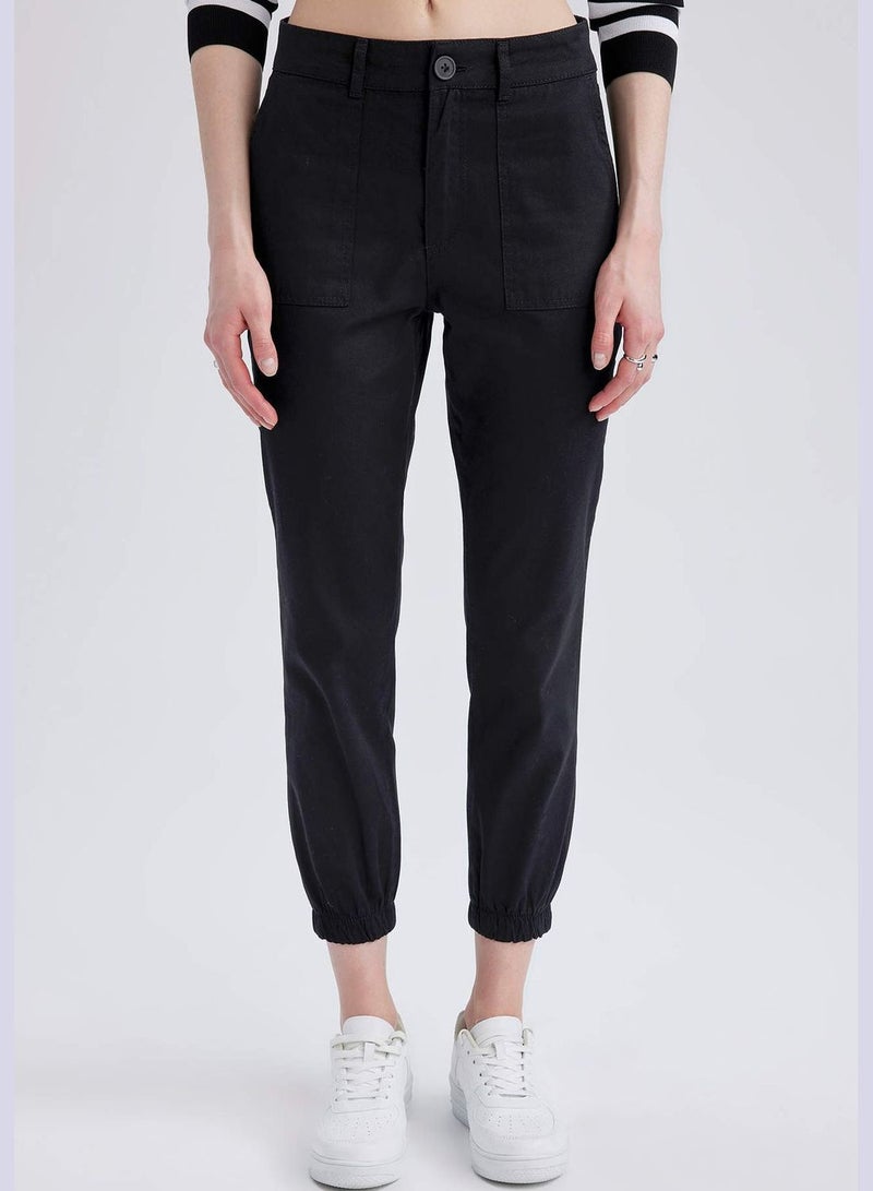 Woman Woven Trousers