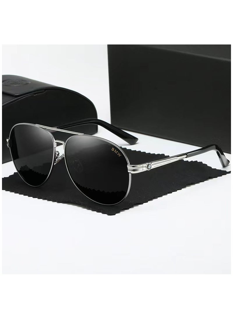 Fashionable Taste and Comfort in One! These high-quality UV400 sunglasses with metal and PC frames provide you with the perfect wearing experience.